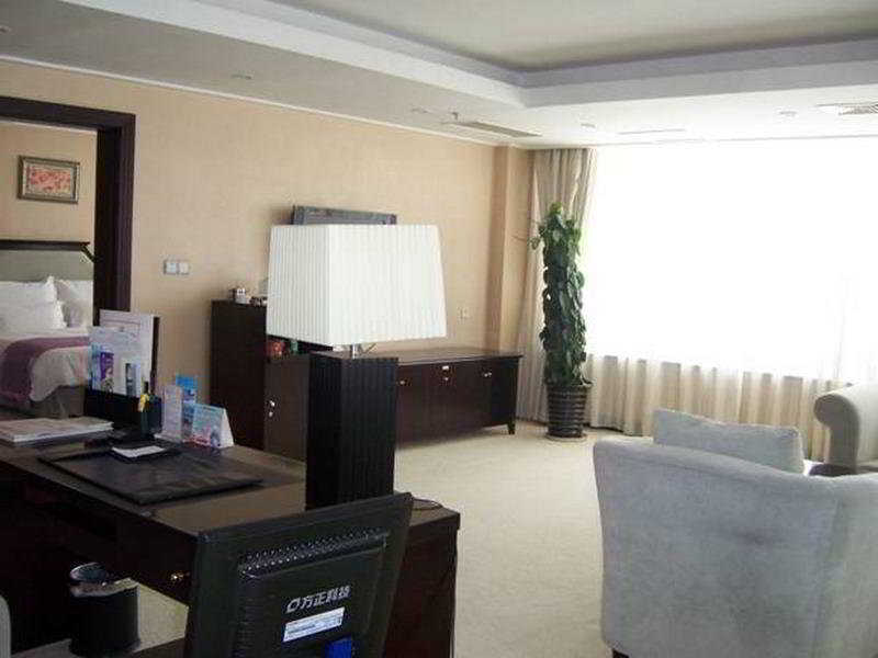 Sophia International Hotel Qingdao Habitación foto